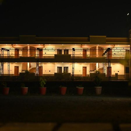 Krishnam Resort ジャバルプル エクステリア 写真