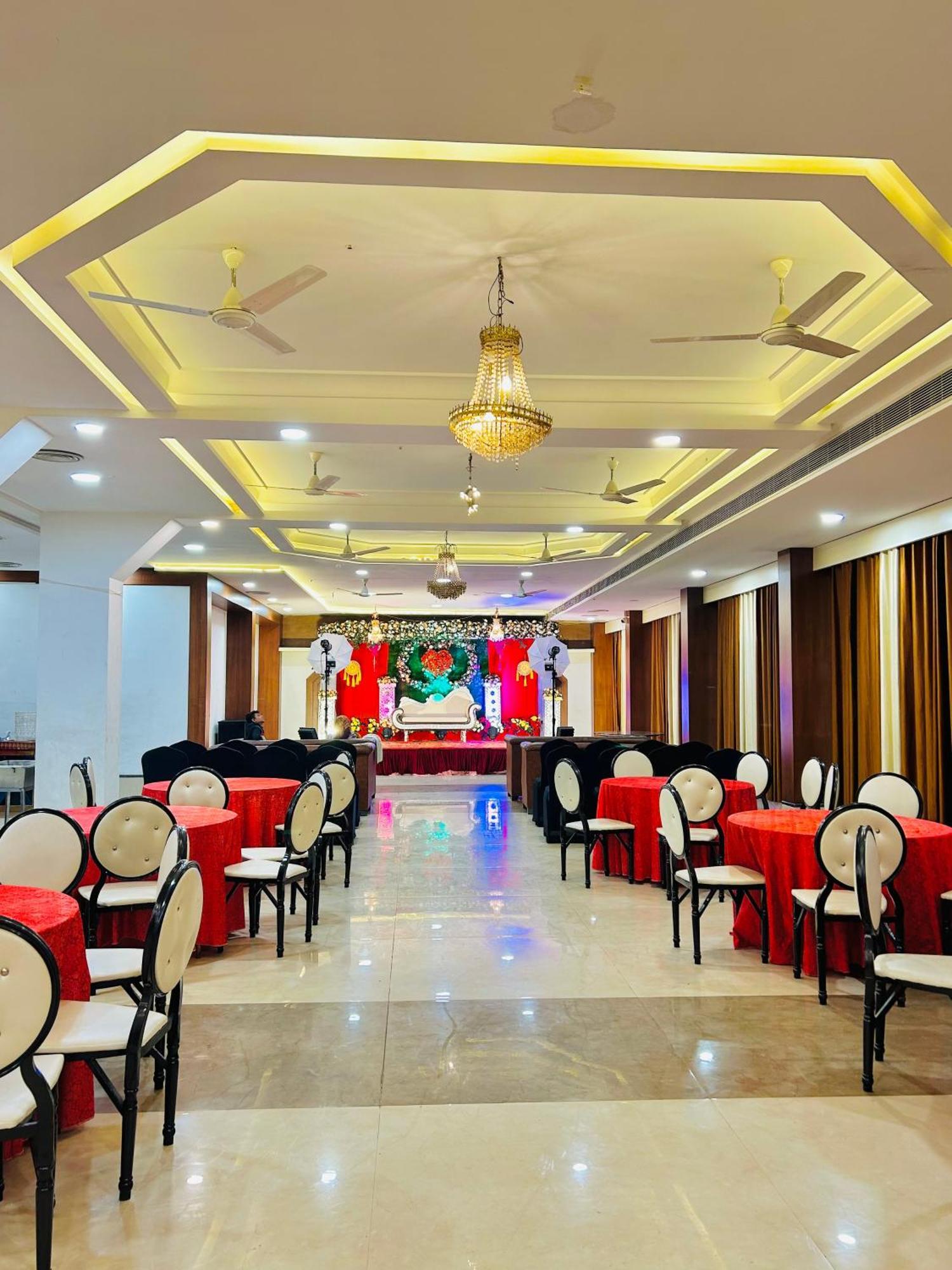 Krishnam Resort ジャバルプル エクステリア 写真
